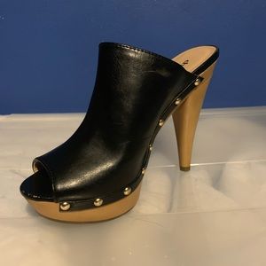 Mule heel